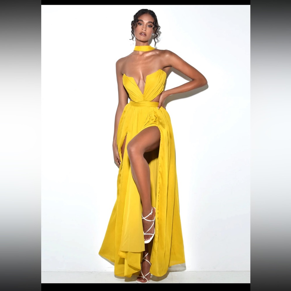 Miss Circle NEVER WORN TOO BIG 
Xella Yellow Silk Pleated Chiffon Maxi Dress